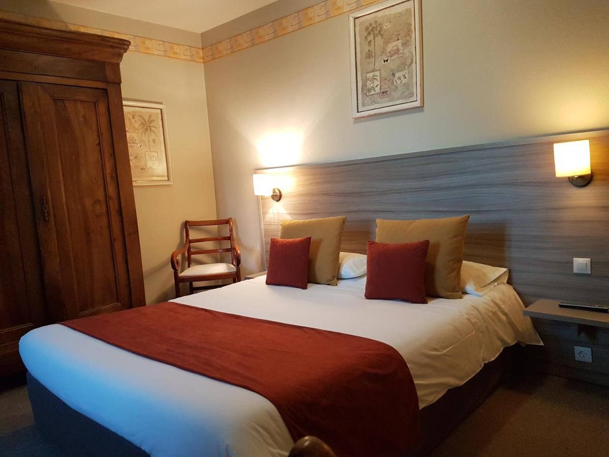 Hotel Henri IV Coutras Buitenkant foto