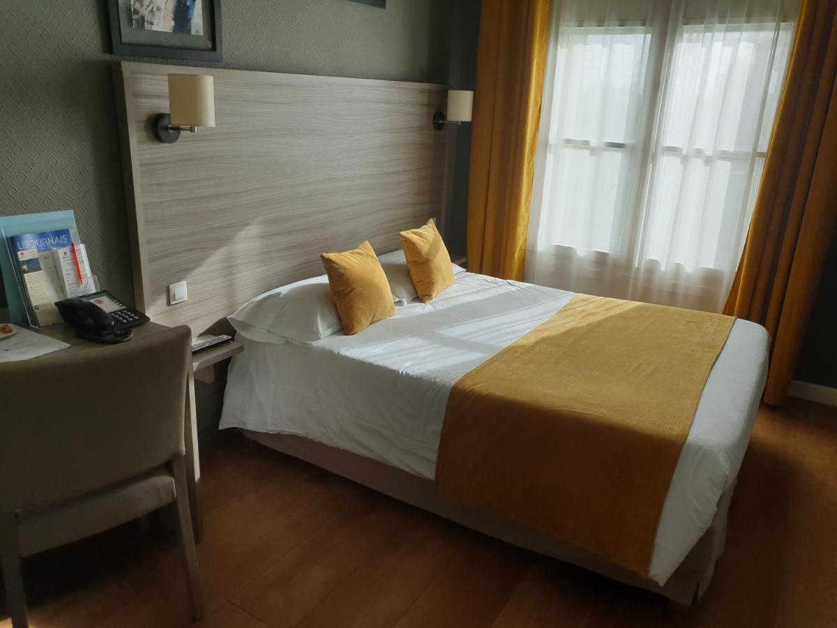 Hotel Henri IV Coutras Buitenkant foto