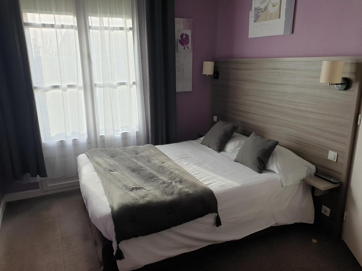 Hotel Henri IV Coutras Buitenkant foto