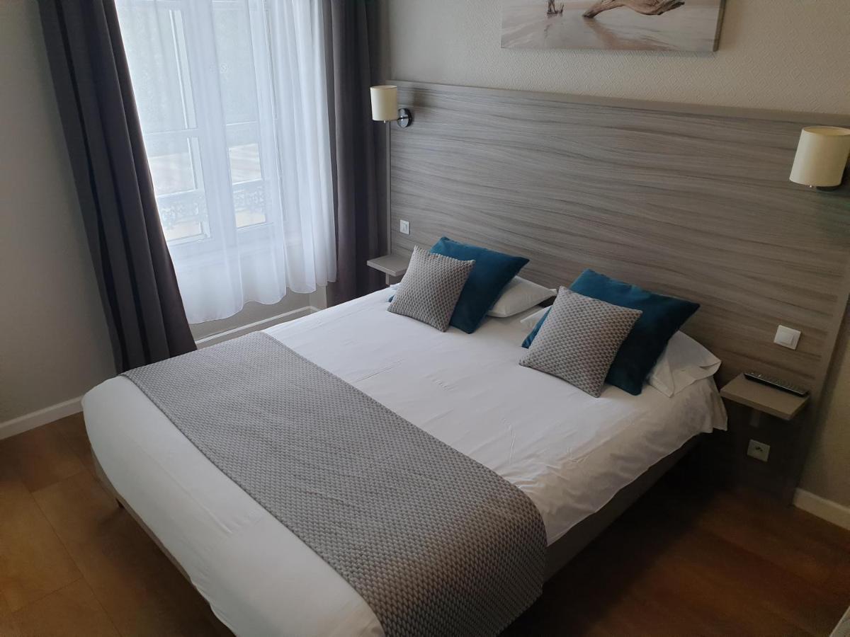 Hotel Henri IV Coutras Buitenkant foto