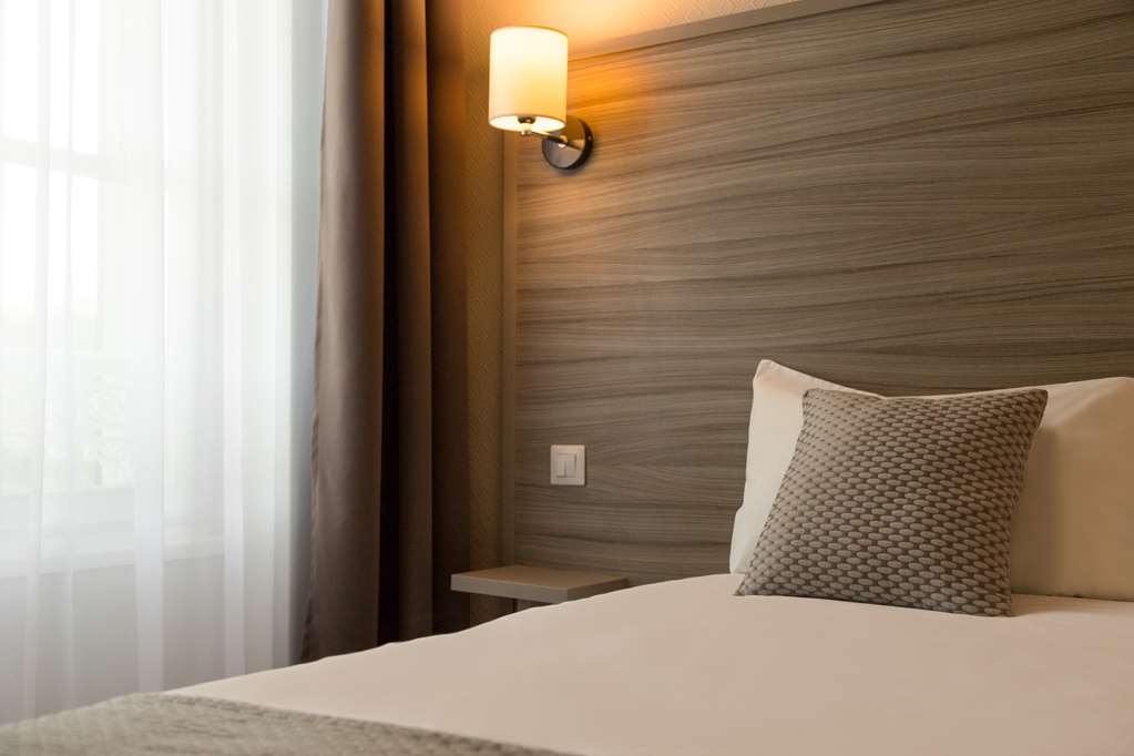Hotel Henri IV Coutras Kamer foto